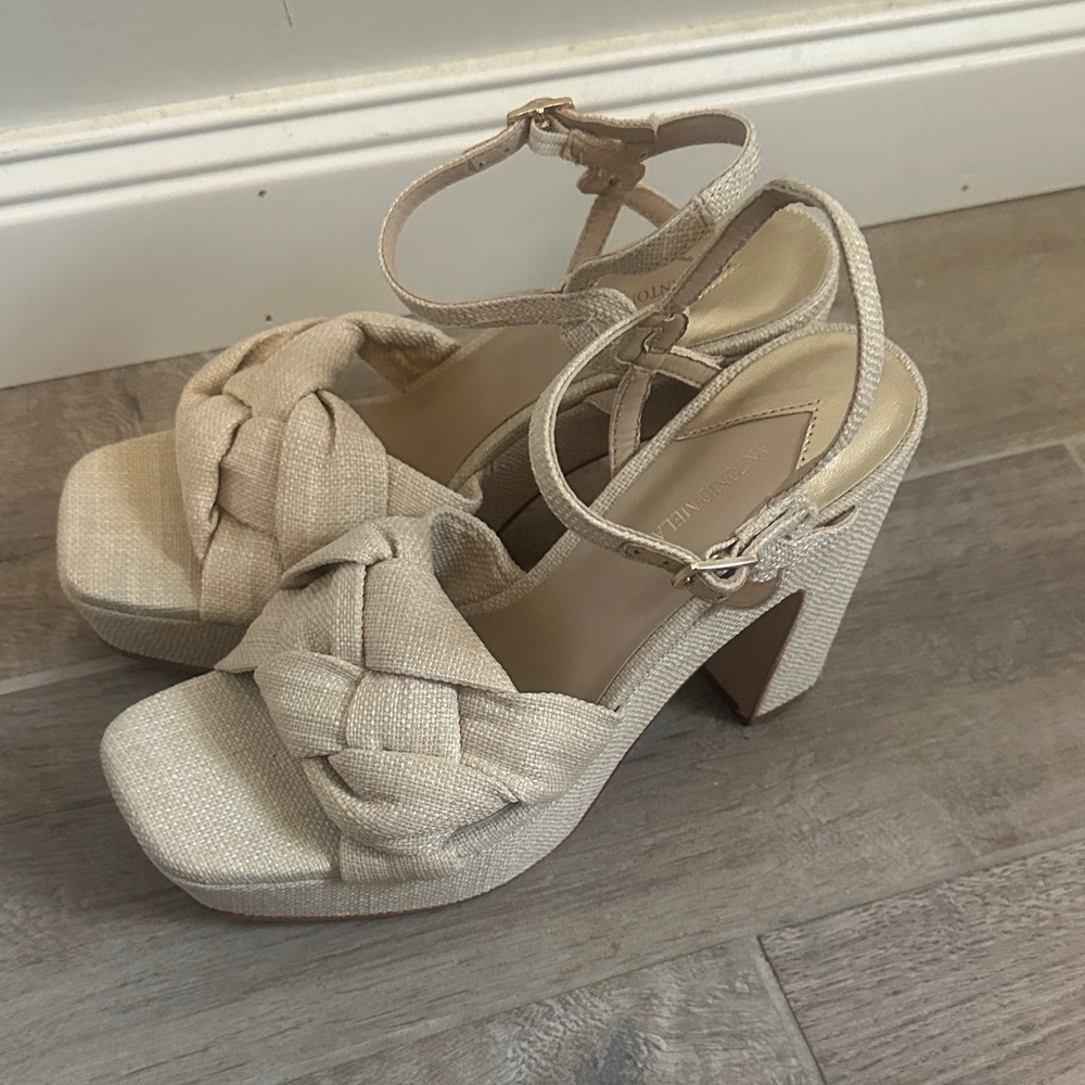 ANTONIO MELANI Cream Platform Heels